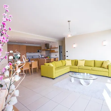 Sleeps 6 Pool * Menaggio