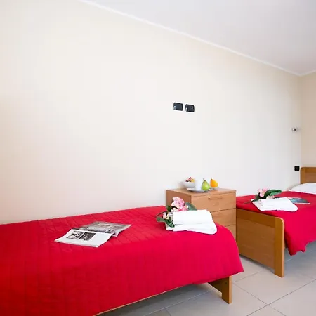 Апартаменты Sleeps 6 Pool *