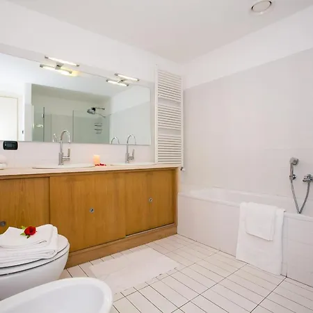 Апартаменты Sleeps 6 Pool *